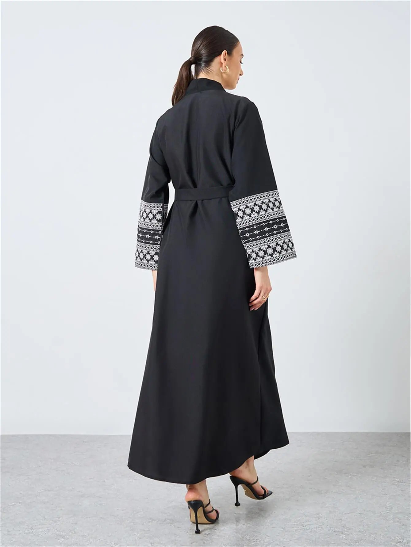Black Abaya with Belt - Full Sleeves