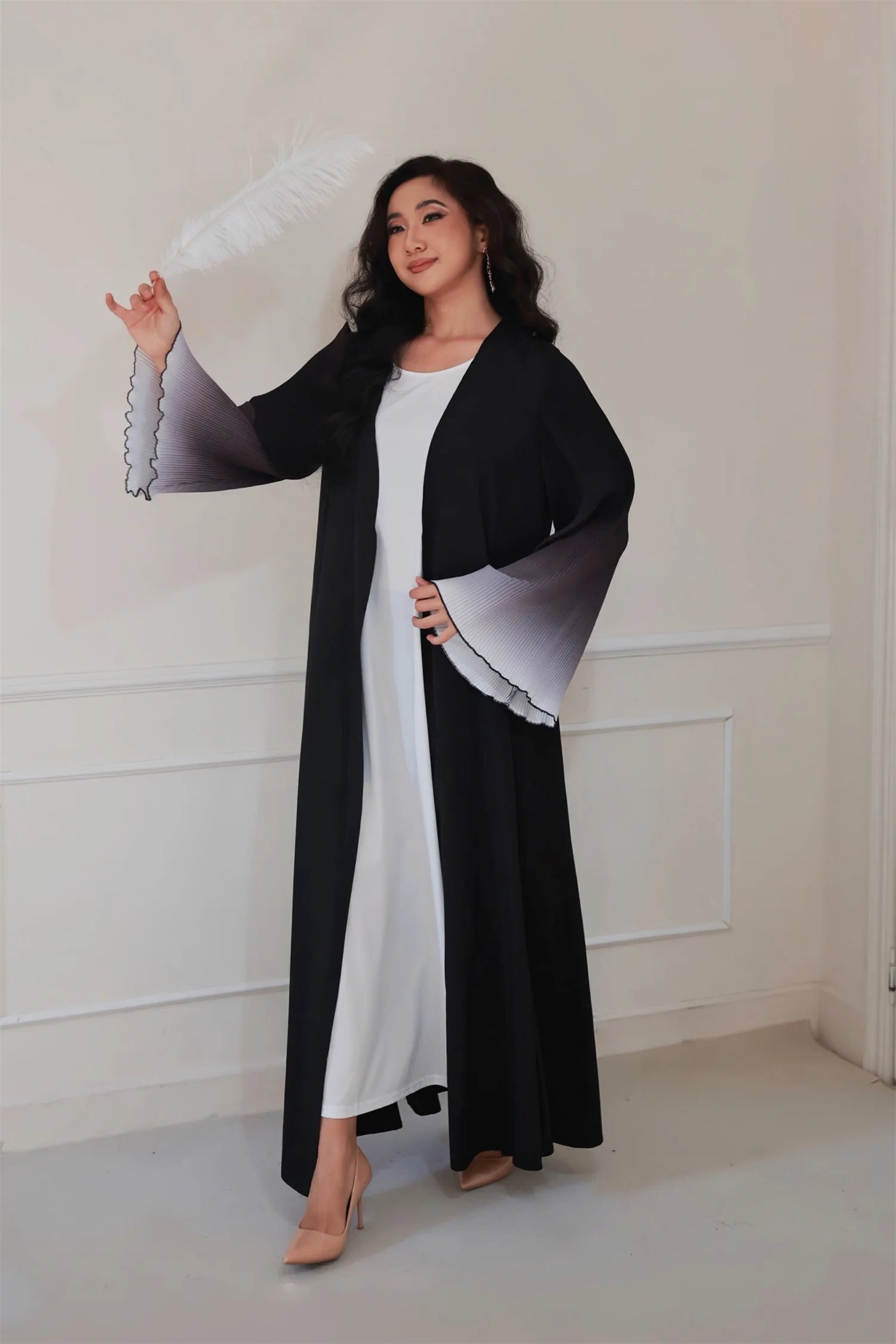Elegant Sea Waves Open Abaya with Flare Sleeves