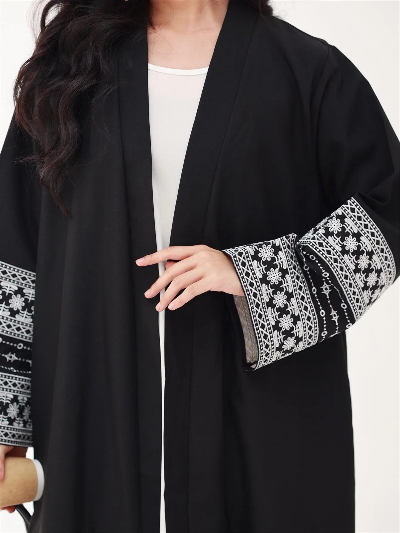Embroidered Abaya with Belt - Full Sleeves